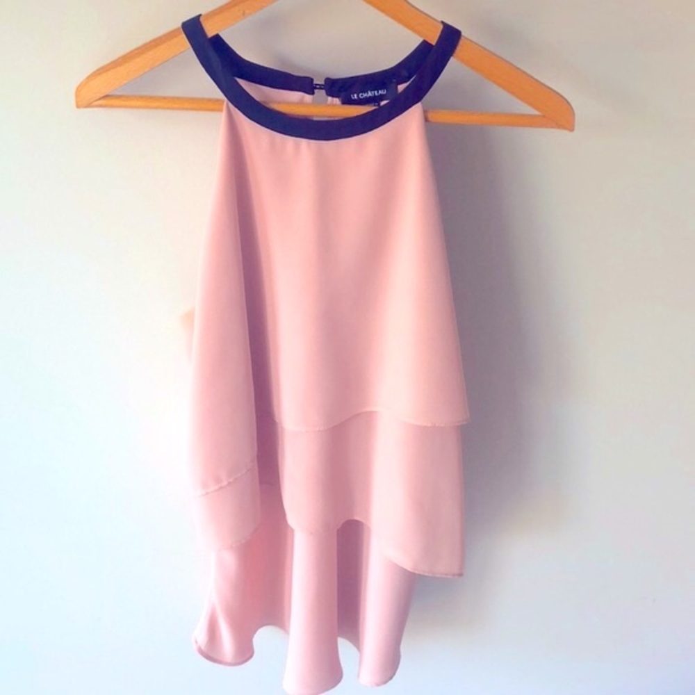 Le Chateau ruffle halter blouse in blush pink 💕 Size LG, EUC, office or play 👚